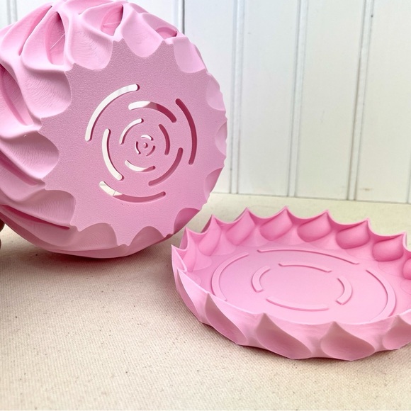 Modern Geometric Planter Pot, Twisted Planter Pot, Small Indoor Flower Pot - Picture 8 of 9